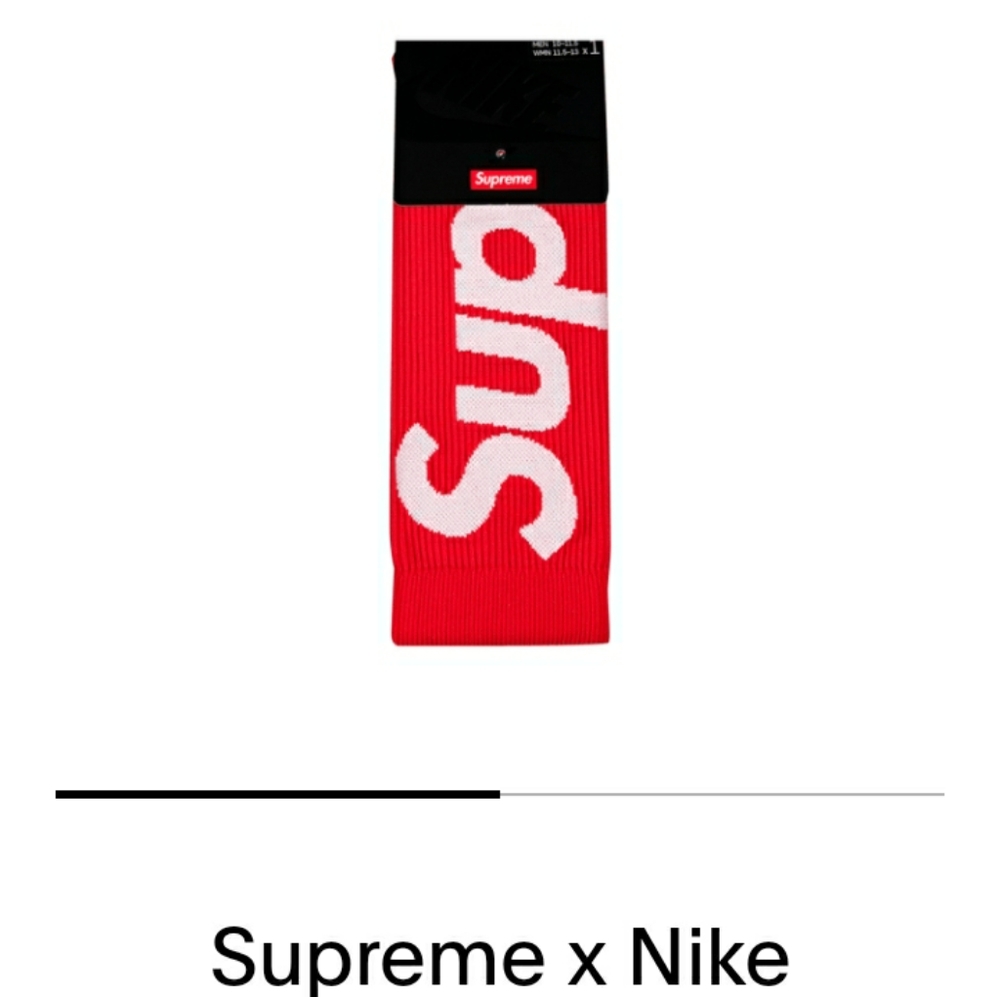 Supreme Nike socks nwt! Size 10-12